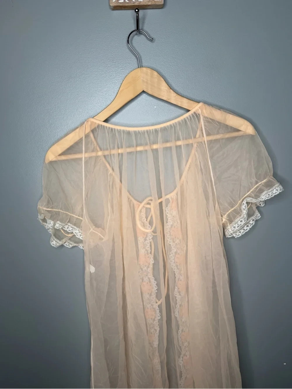 Vintage Nylon Mesh Lace Lined Tie Front Robe, Peaches and Cream OS