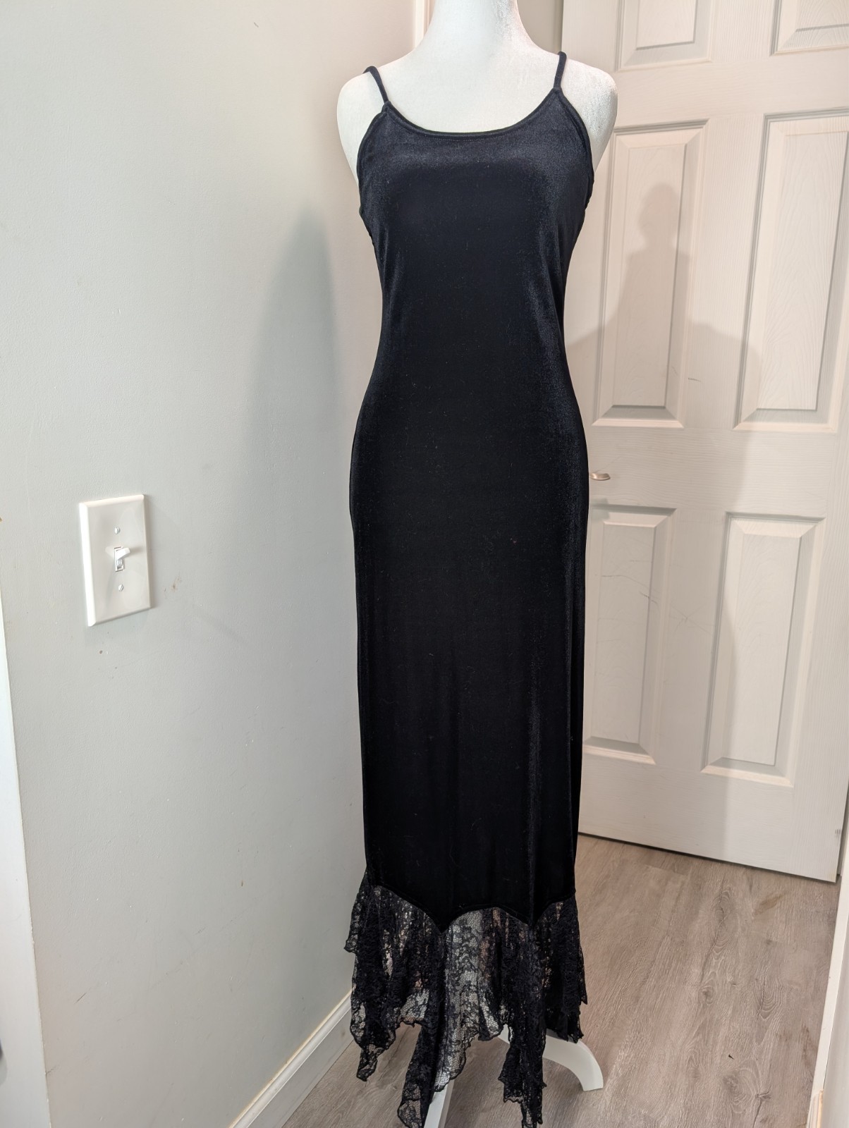 Vintage Y2K Jump Apparel Black Velvet W/ Lace Fitted Maxi Dress Whimsigoth 5/6