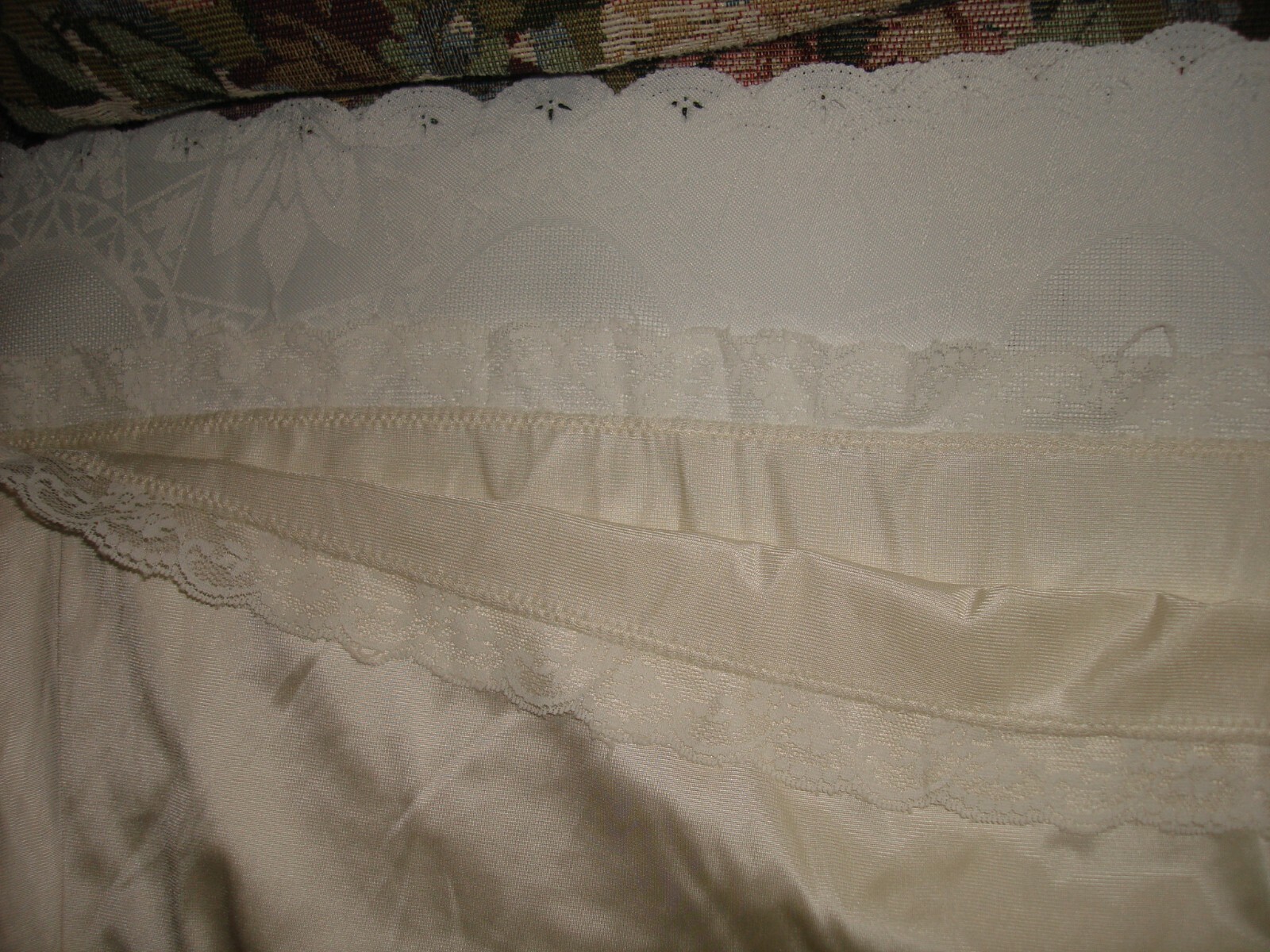 Vintage Nylon Lace Color Off White Full Slip Size 32 L