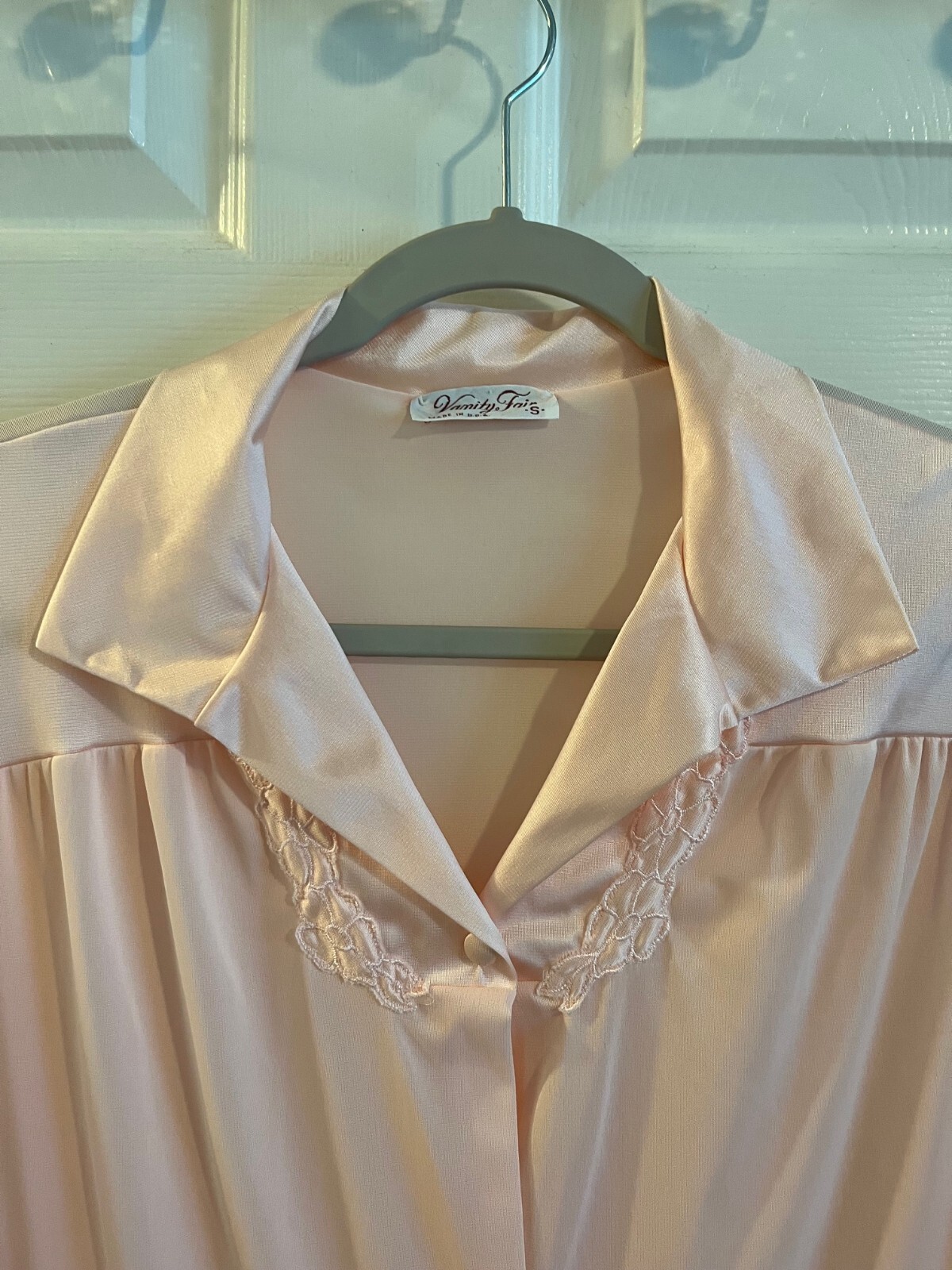 Vanity Fair Blush Pink Nylon Negligee – Size Small – Made in the USA Vintage