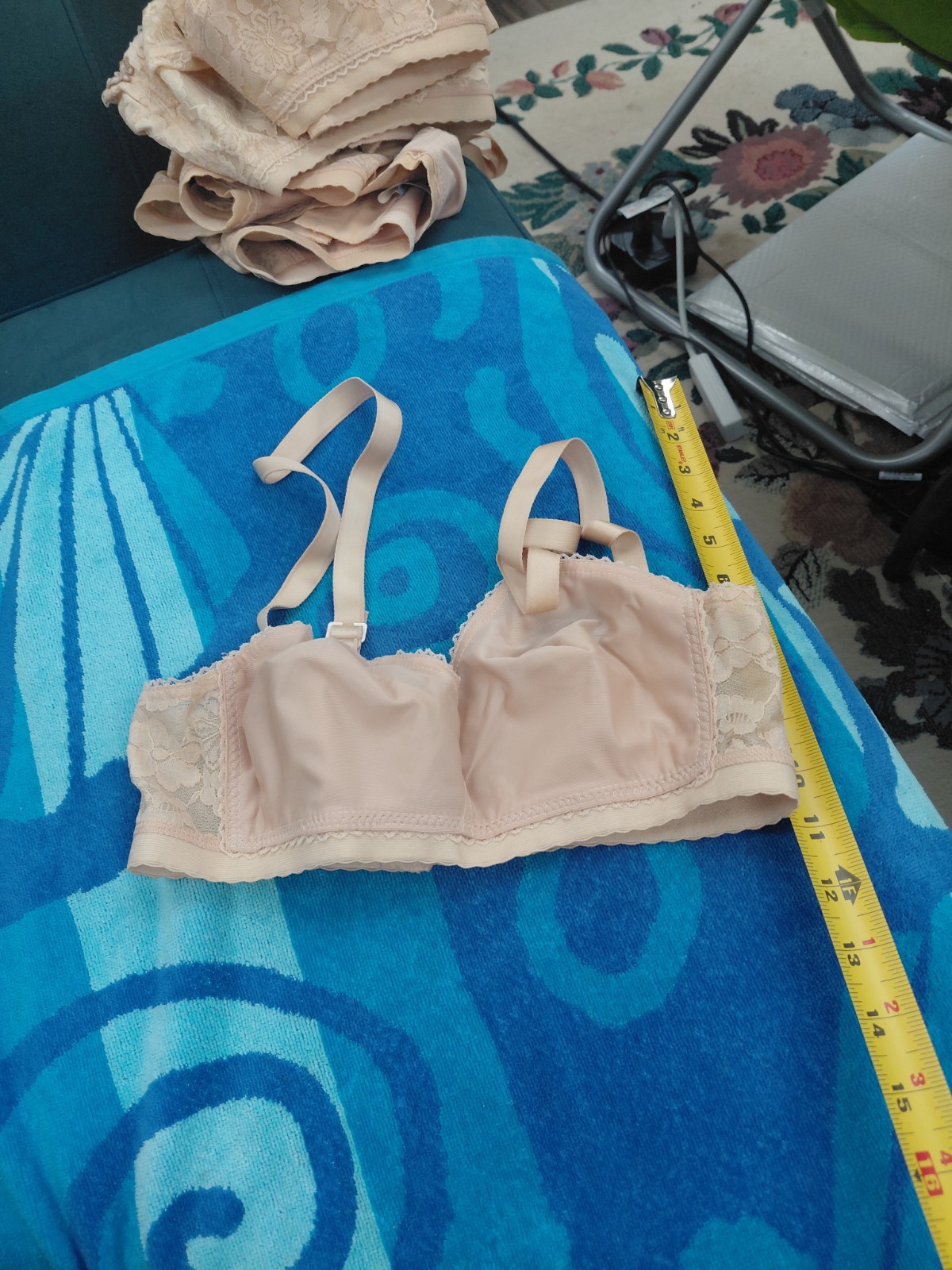 Vintage Lady Cameo Lingerie Bra Size 30CC