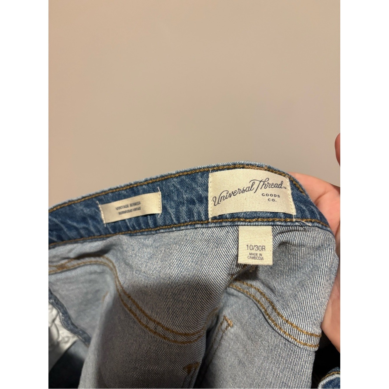 Universal Thread Vintage Bermuda distressed denim shorts light wash size 10/30R