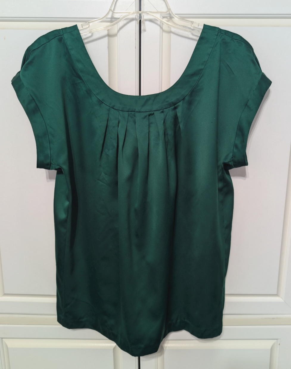Banana Republic Top Blouse Shirt Large Emerald Green Satin Cap Sleeve Tie Bow