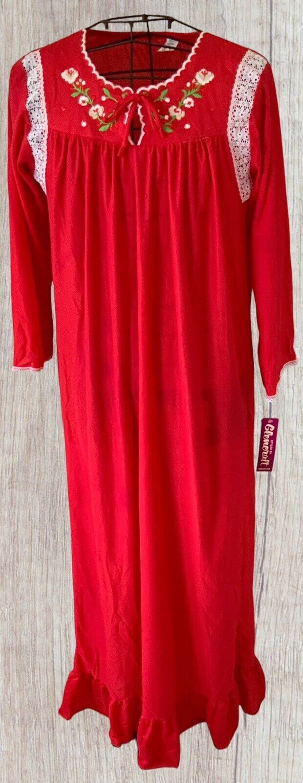 Vtg Glencraft Red Nightgown Embroidered Floral Detail—Union Made – SZ MED – NWT