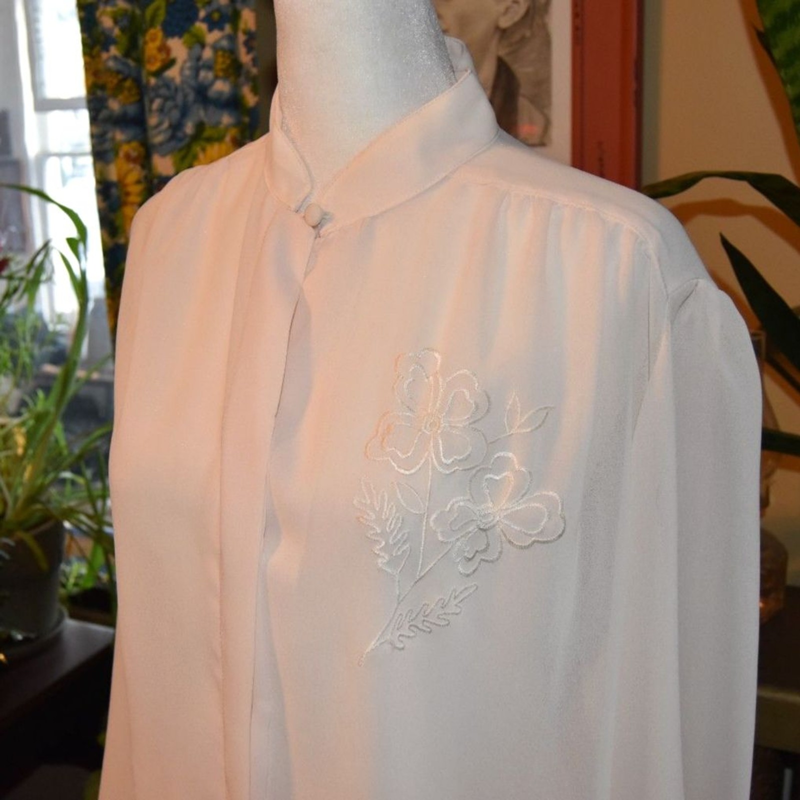 Vintage 1980s Victorian Revival Blouse Embroidered Flower Cream Size XL