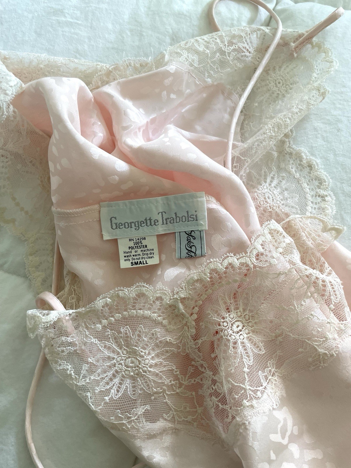 VTG ’80s Georgette Trabolsi – Medium- Chemise Nightgown -Blush Pink Cream Lace