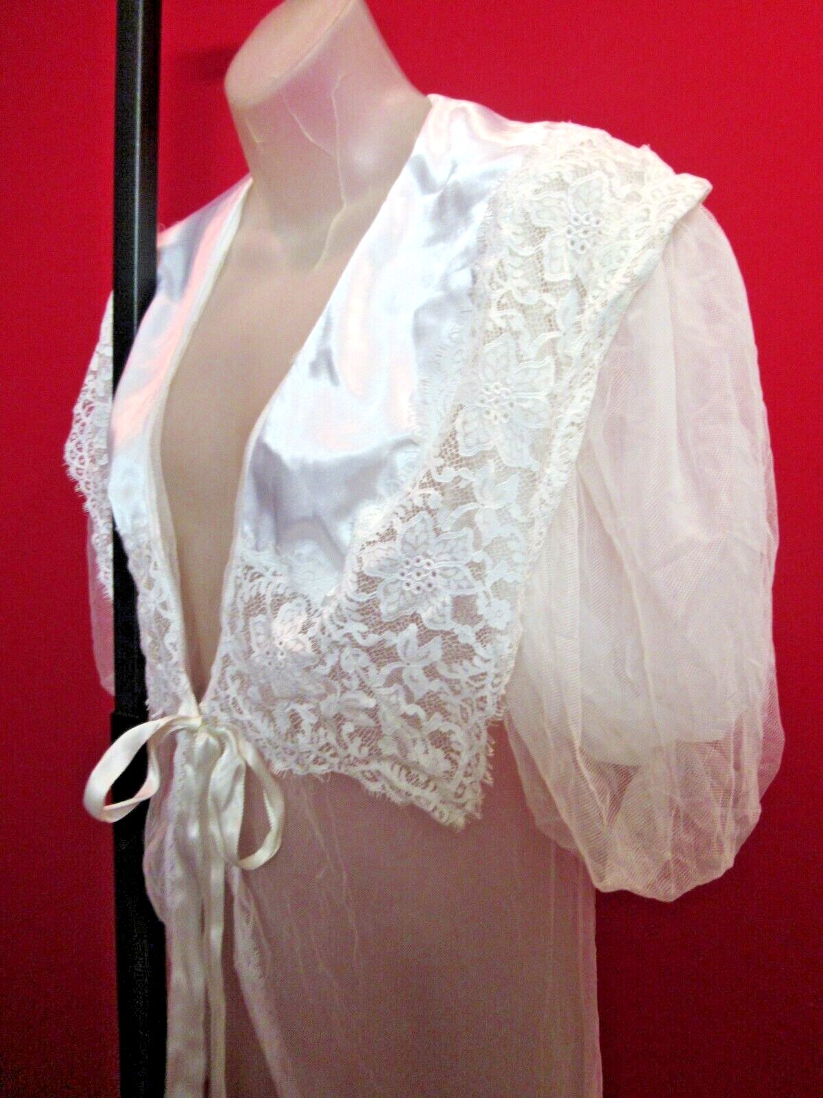 JESSICA LYNN Collection Vintage Bridal Peignoir Lace satin net robe Medium