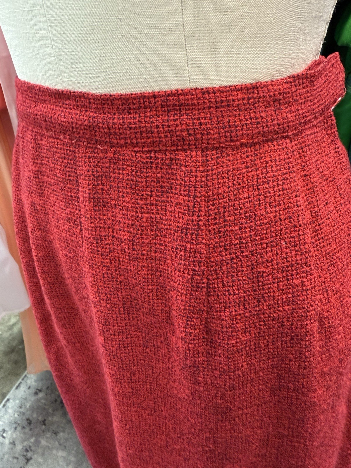 Vintage 1950s Textured Cherry Red Tweed 2pc Womens Suit Blazer / Skirt Small