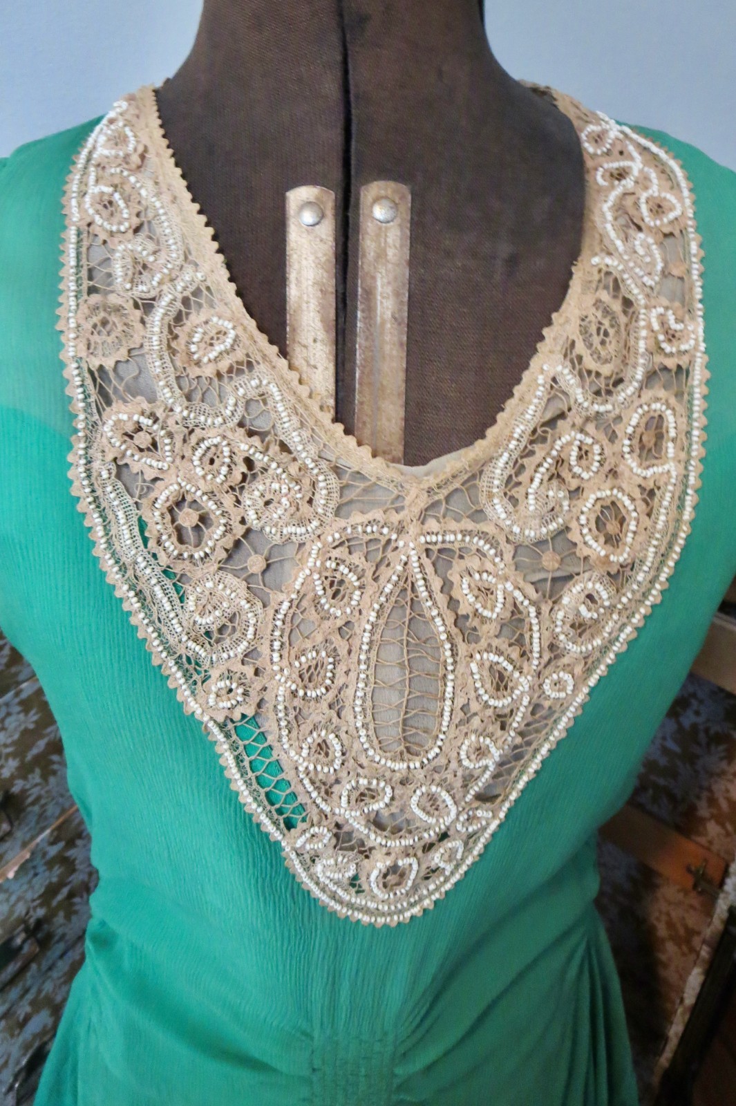 1920s Authentic Bright Green Silk Day Dress With Beaded Bodice 36 Bust
