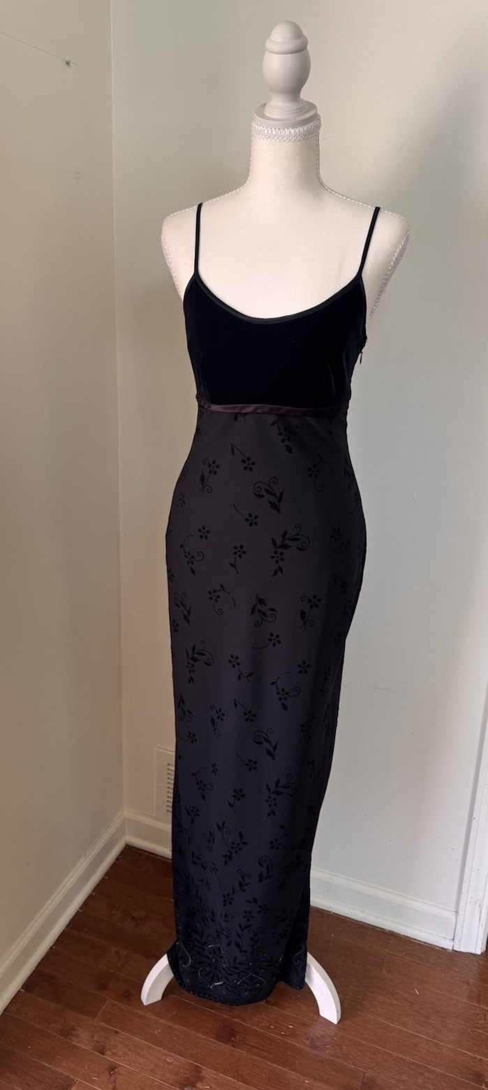 Vintage 90s Black De Laru Women’s Formal/Maxi Dress Size 5/6 Floral Velvet