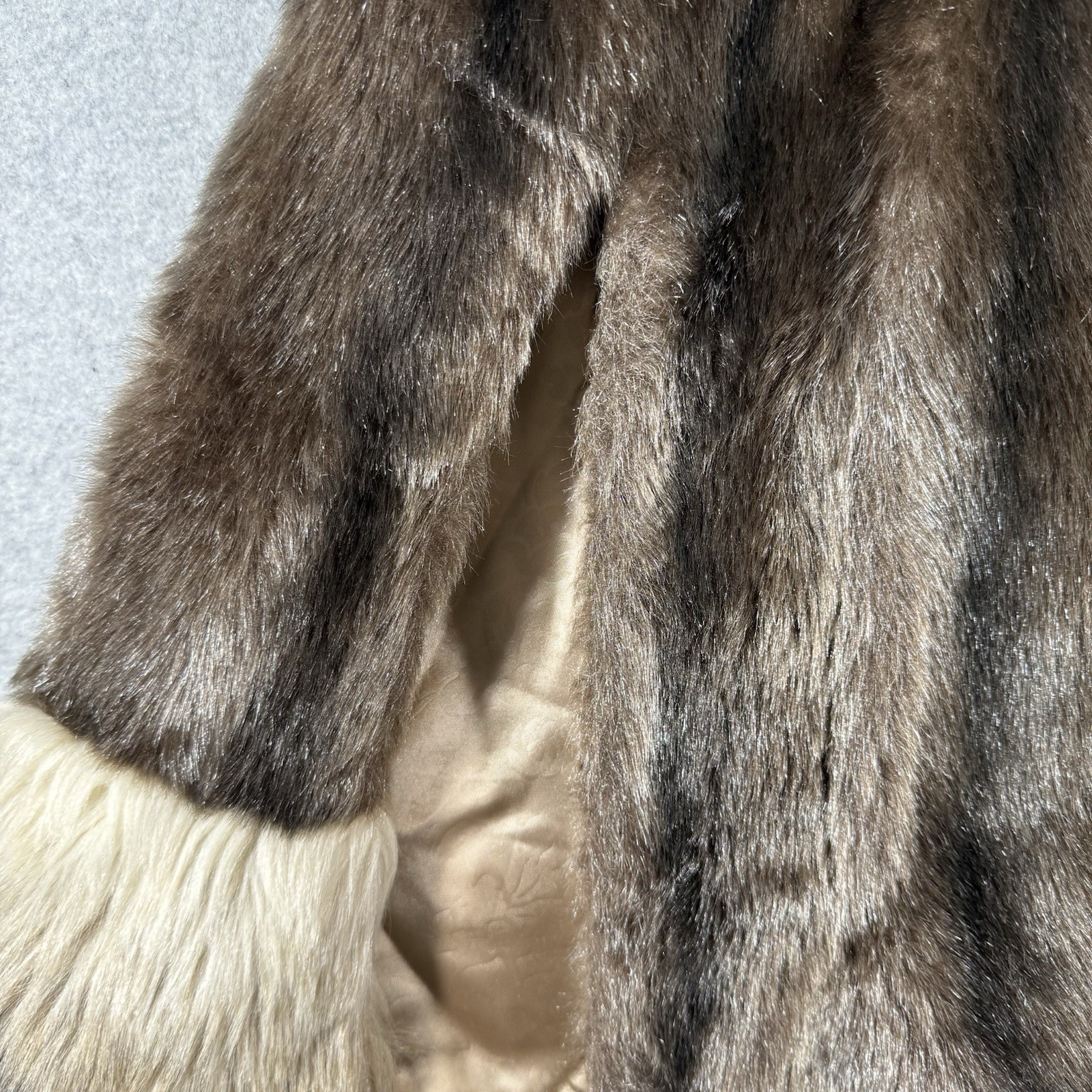 Vintage GLENOIT Women Faux Fur Cape Stole Swing Wrap Brown Cream