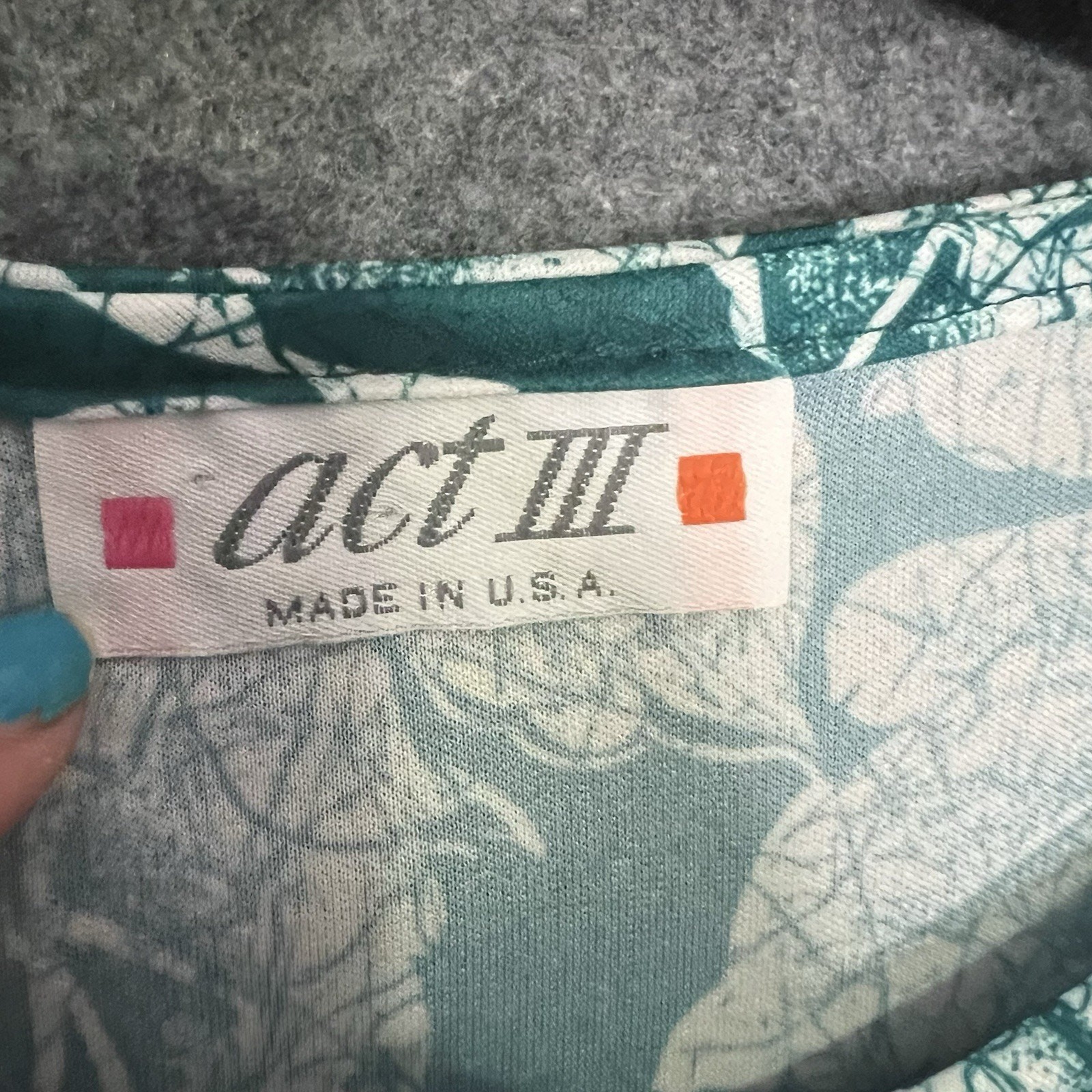 Vintage 80s Act III Top Ladies Large Green White Floral Leaf Shirt Made in USA