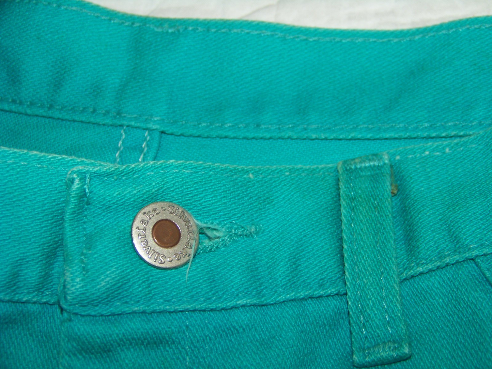 Vintage Wrangler Pleated Front Jeans – NA687AA – Size 17 x 30 (Altered Inseam)