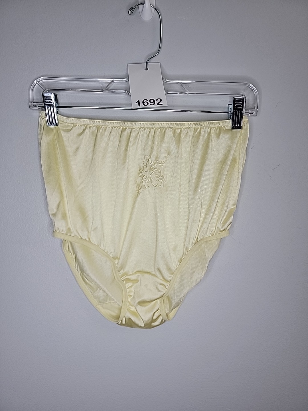 Vintage So-En Josefina 100% Nylon Yellow Panties Embroidered/Satin Size 40-42