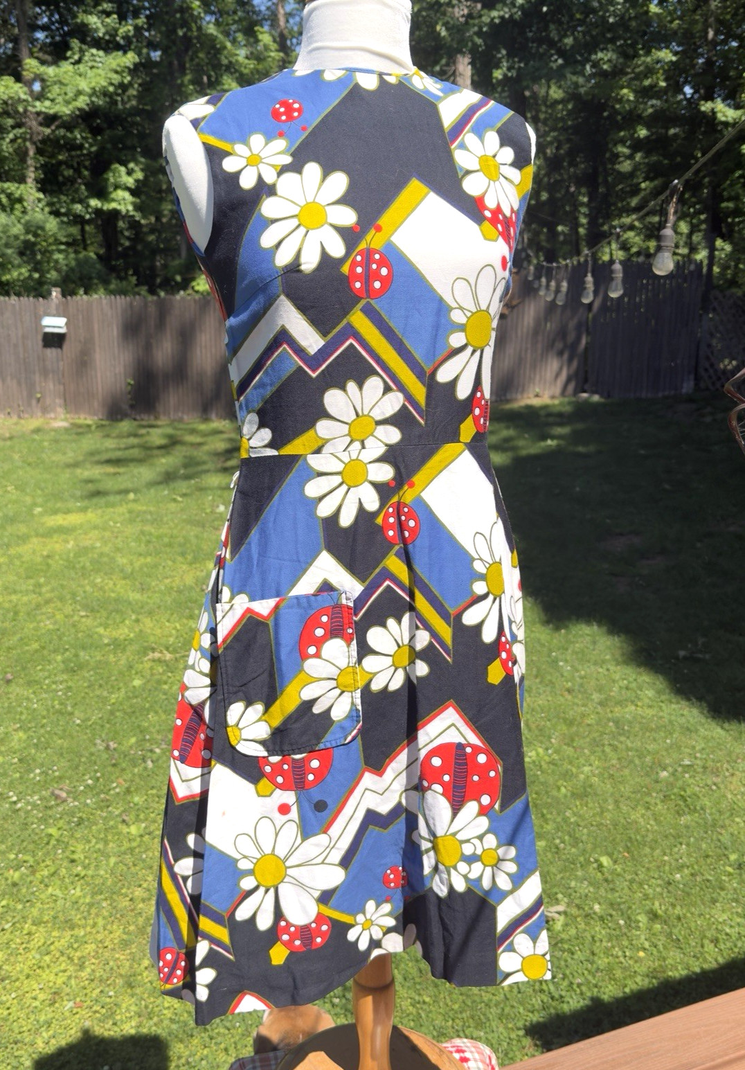 VTG 70s Mod Daisy Ladybug Novelty Print Dress A-Line Sleeveless Cotton – Small
