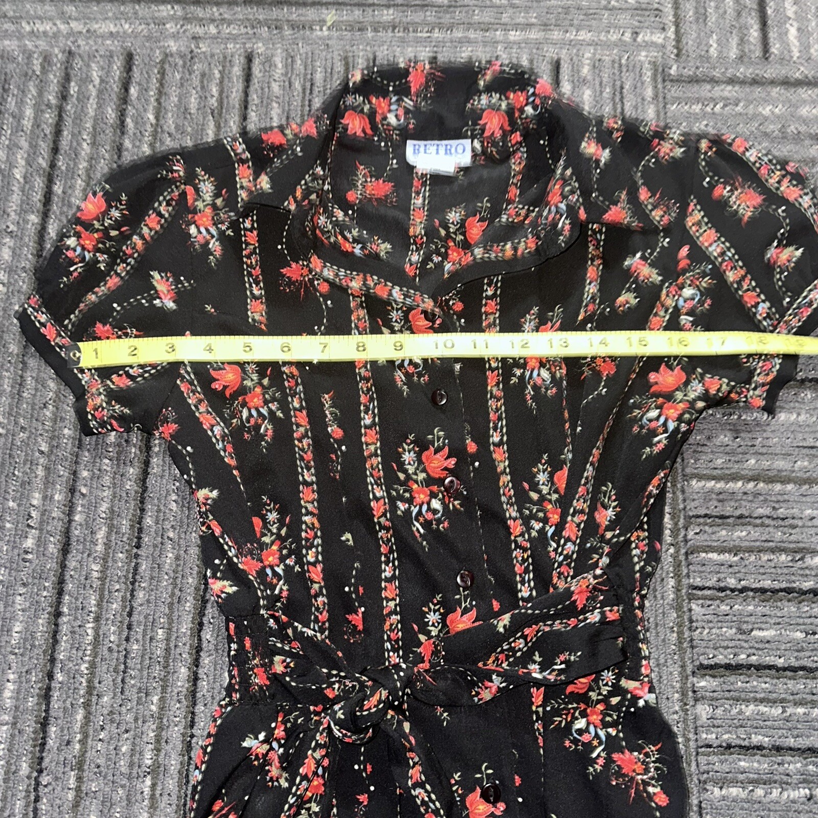 Vintage- Retro Woman’s Floral S/S Button Up Shirt Sz S Small Retro Hippie