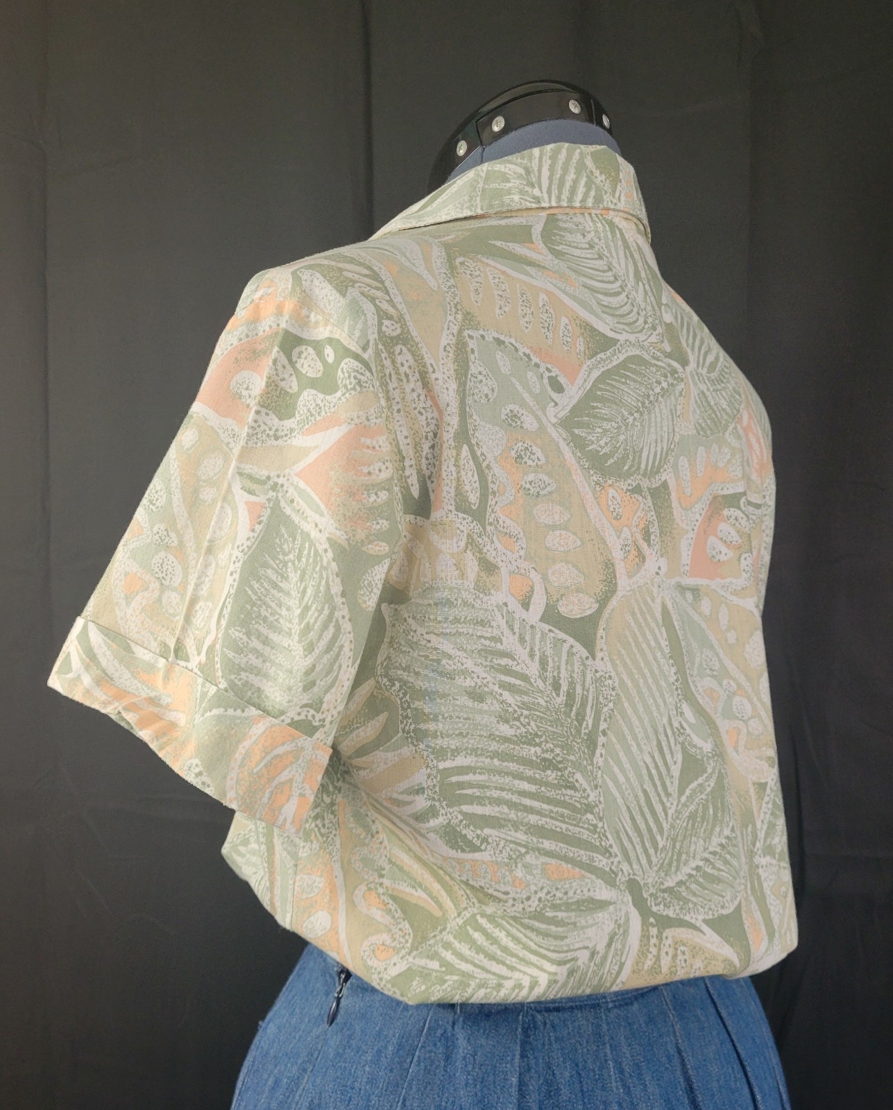 Vintage Alfred Dunner Sage Green/Tan/Peach Leaf Pattern Button Down Size 8