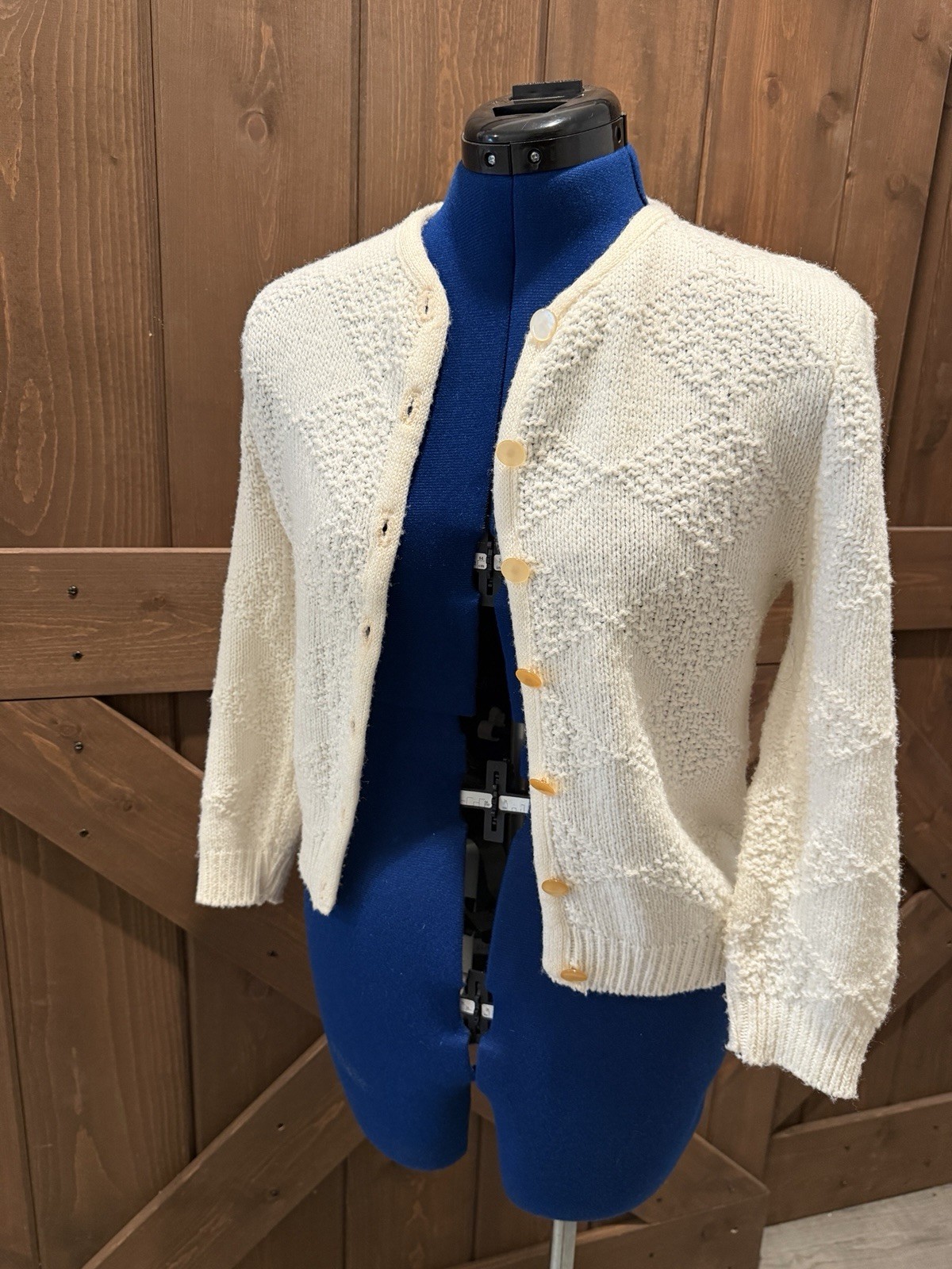 Vtg Union Made Women’s Sayelle Cream Button-Front Cardigan Sweater Size Small