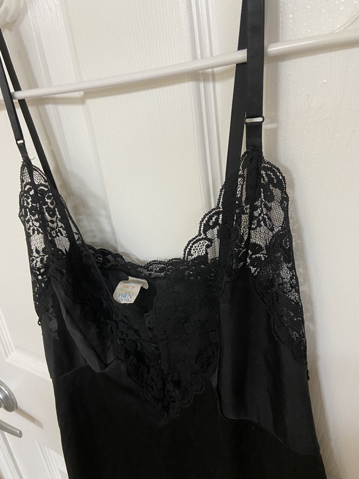 DAWN to DUSK BLACK SIZE 34 FULL SLIP STYLE 1875 Lacey Sexy Vintage