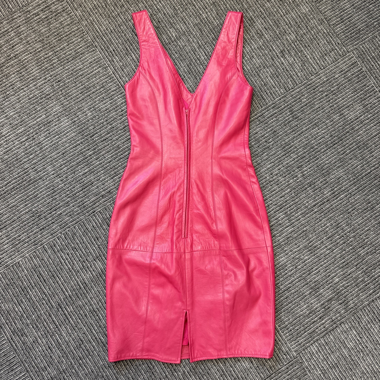 VTG 90’s Vakko Pink Leather Body Con sleeveless Barbie dress size 02