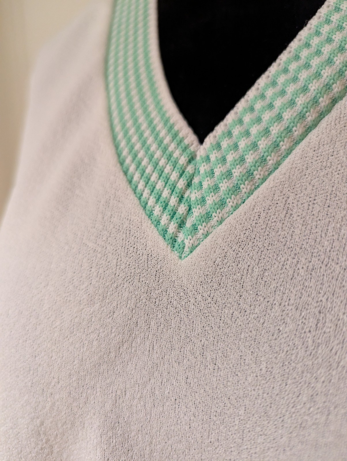 Vintage 1960s Womens Devonette Polytron White Green Vest Top Shortsleeve Large