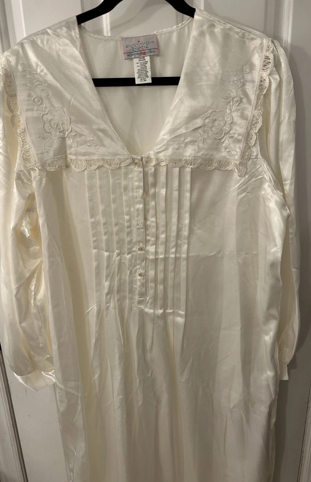 Vintage ALLISON RHEA Women’s Size L Ivory Satin Nightgown, Lace Trim NEW