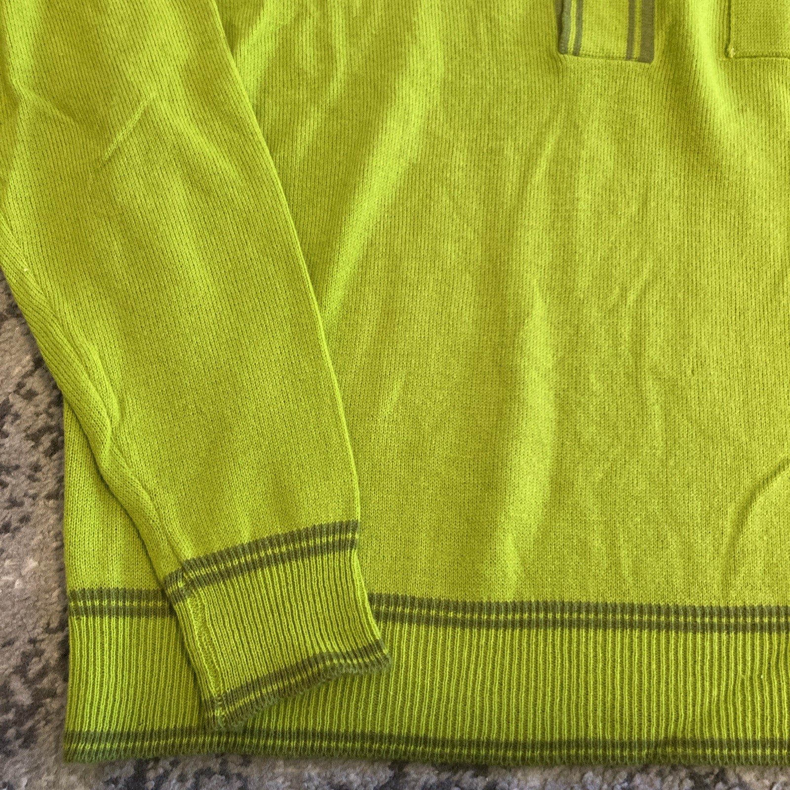 Vintage Sterling Green Sweater – Made in Korea 100% Acrylic – Medium Read