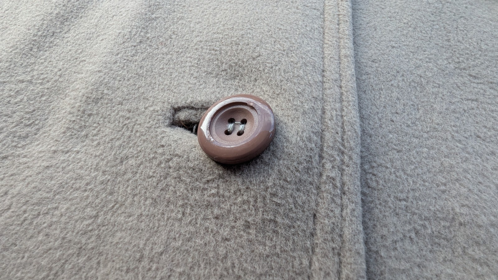 Vintage | Beige Belted Wool Overcoat | Fits Medium to Large