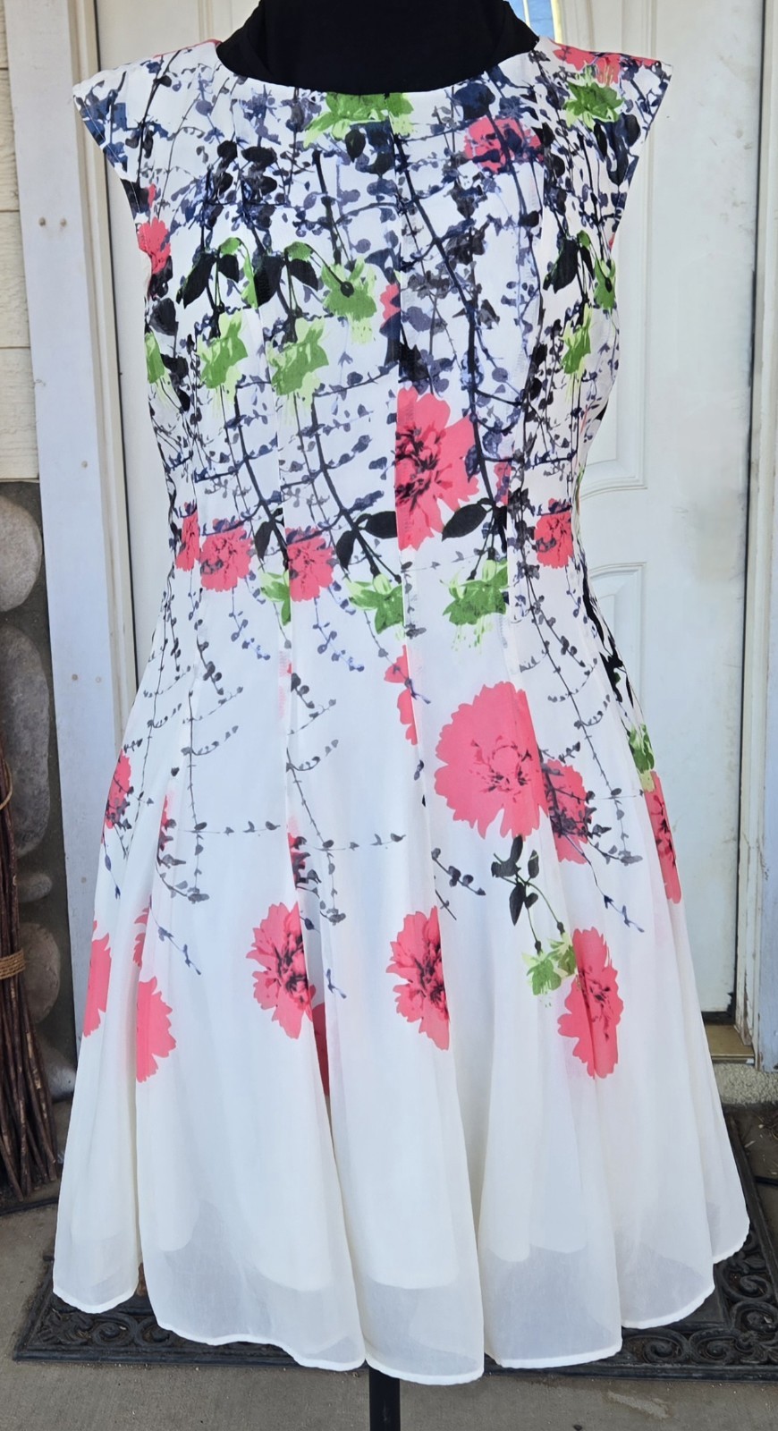 1990s JULIAN TAYLOR Vintage Fit & Flare Floral Polyester Dress Zip Back Size 6