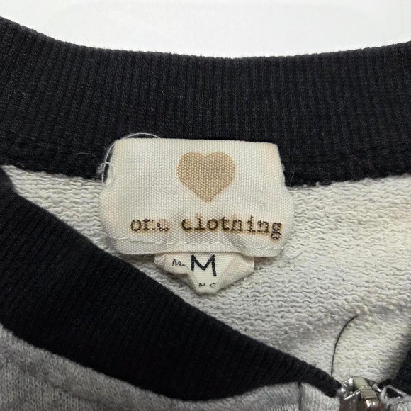 Vintage One Clothing Y2K Zip Up Gray Top Size Medium