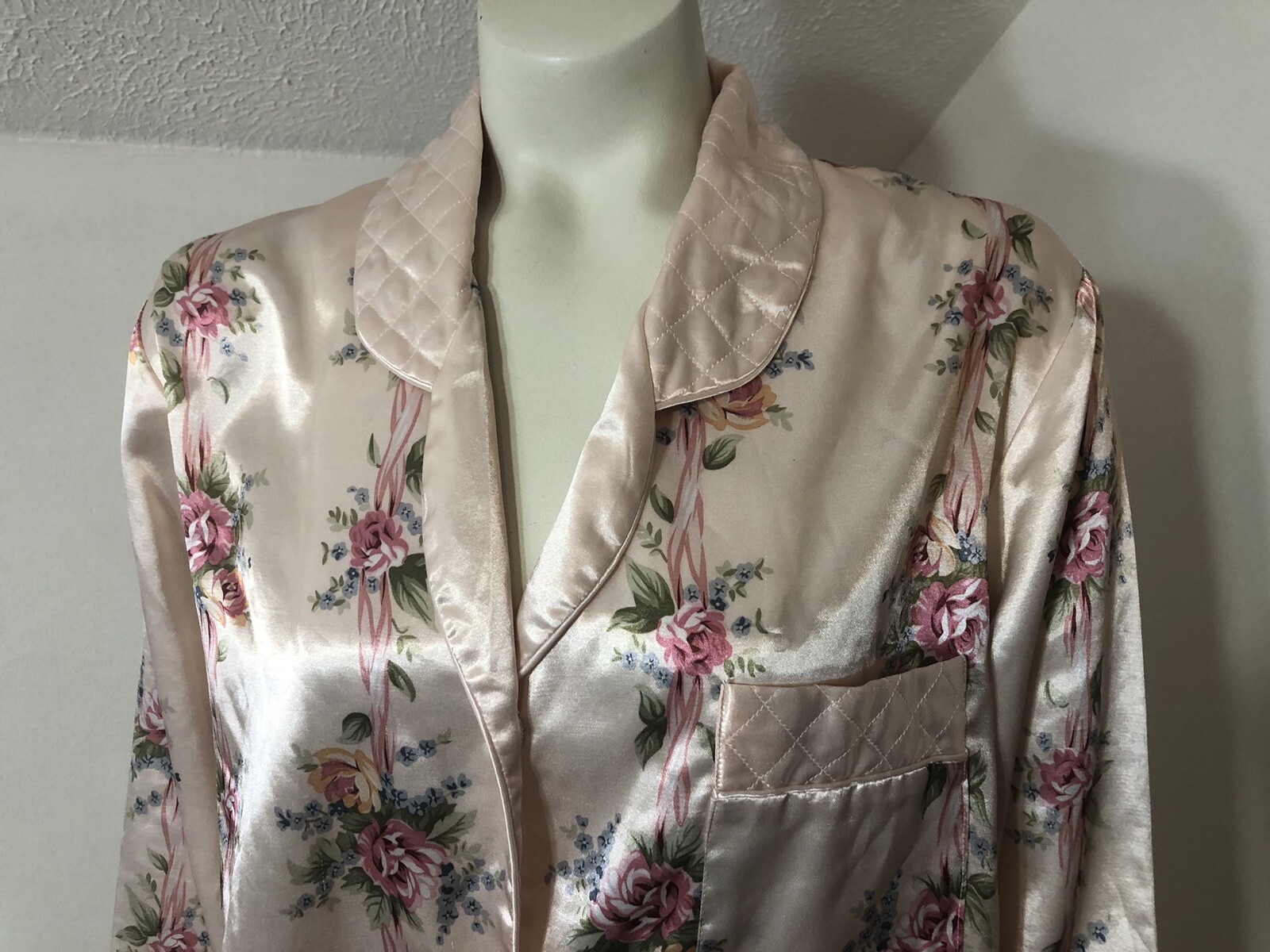 Rosas Closet Medium Nightgown Pink Floral Satin Button Front Quilted Accent