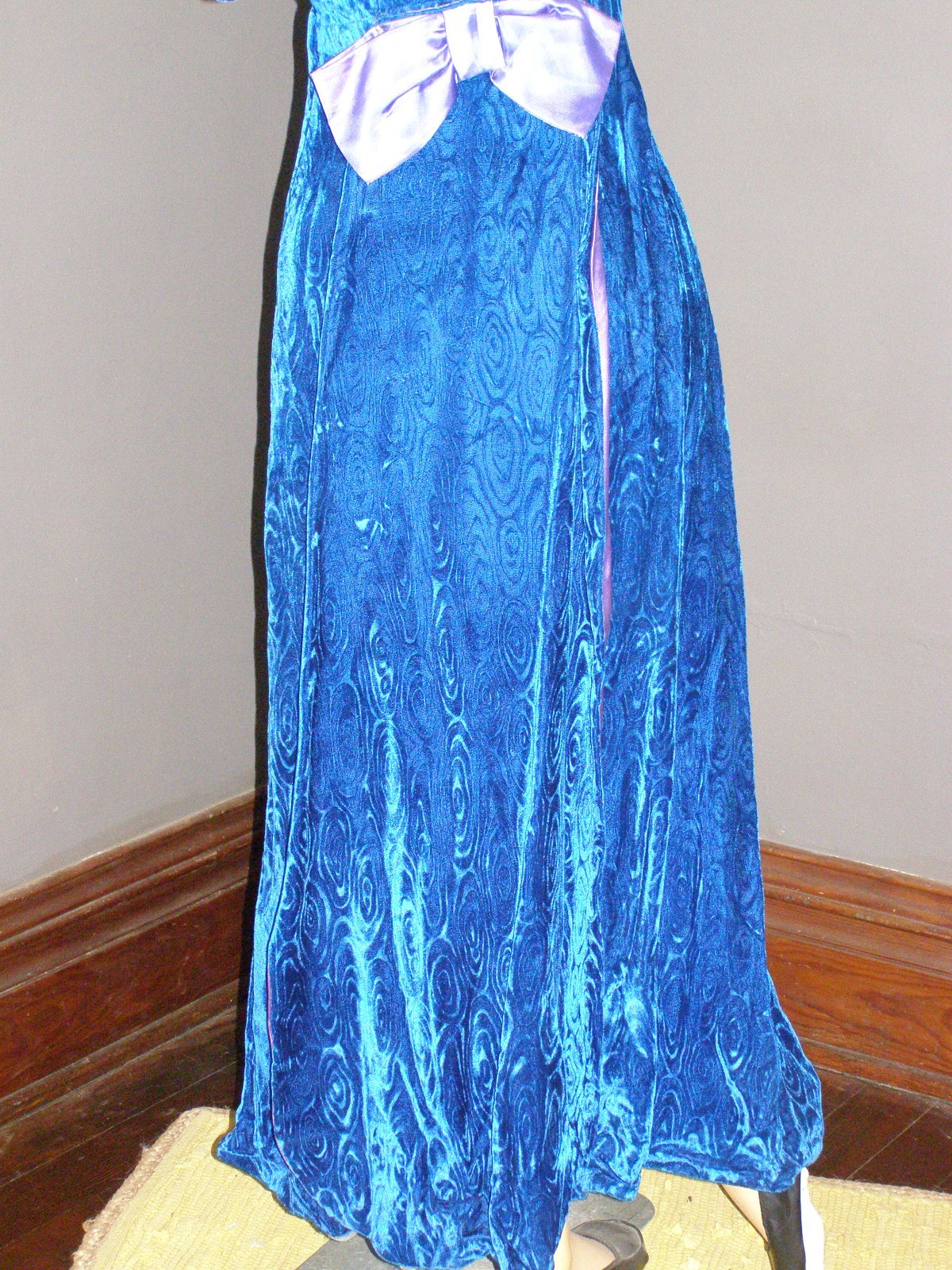 Vintage 60’s royal blue swirl VELVET maxi dress S M BOW back & hair comb regal