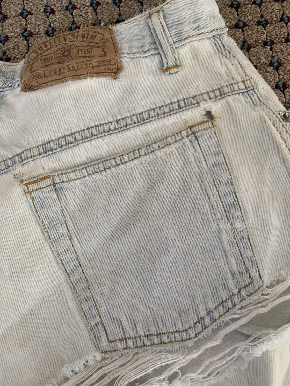 Vintage 1990s Memphis Stone Wash Denim Mom Jeans Shorts – Button fly
