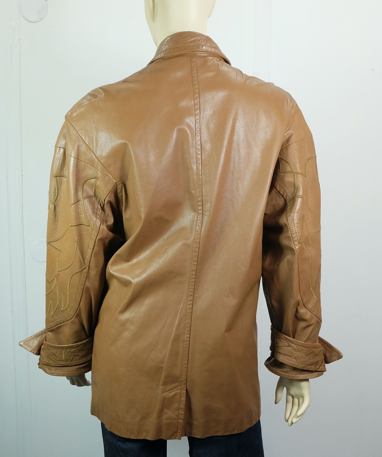 80s vintage LEATHER JACKET sz 36 caramel leather chiwitt embroidered sleeves