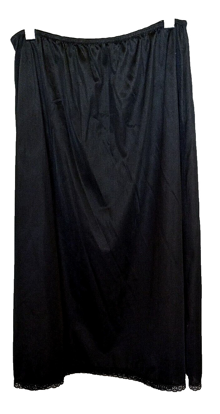 Greenco Maid nylon tricot solid black half slip M(6)