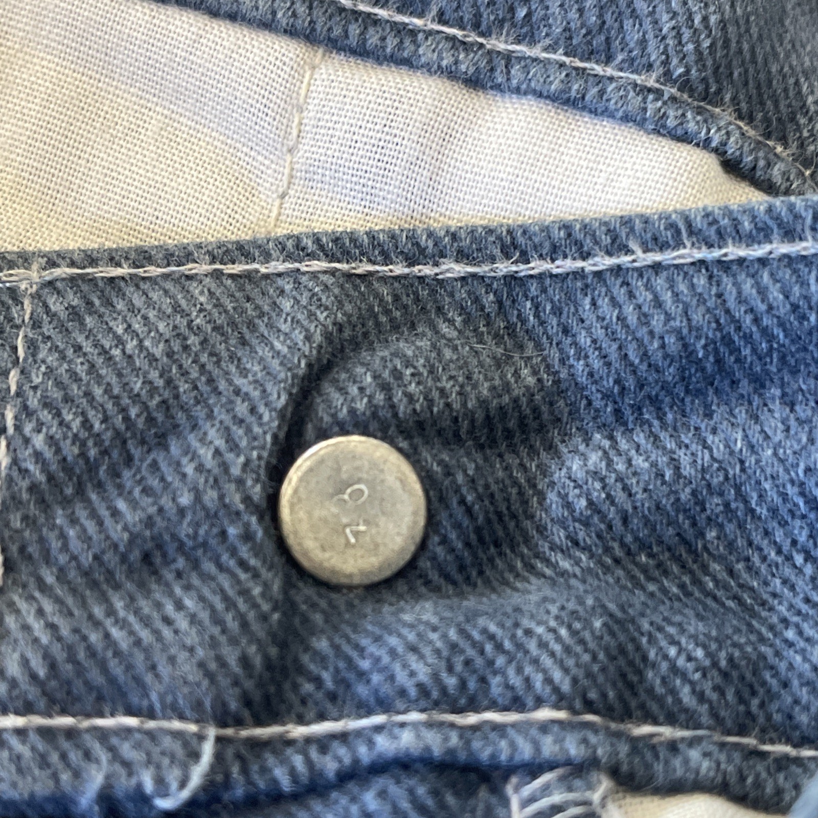 White Tab VTG 1978 Levi’s 335 For Gals Jeans High Waist Flare Denim USA 38 Tag