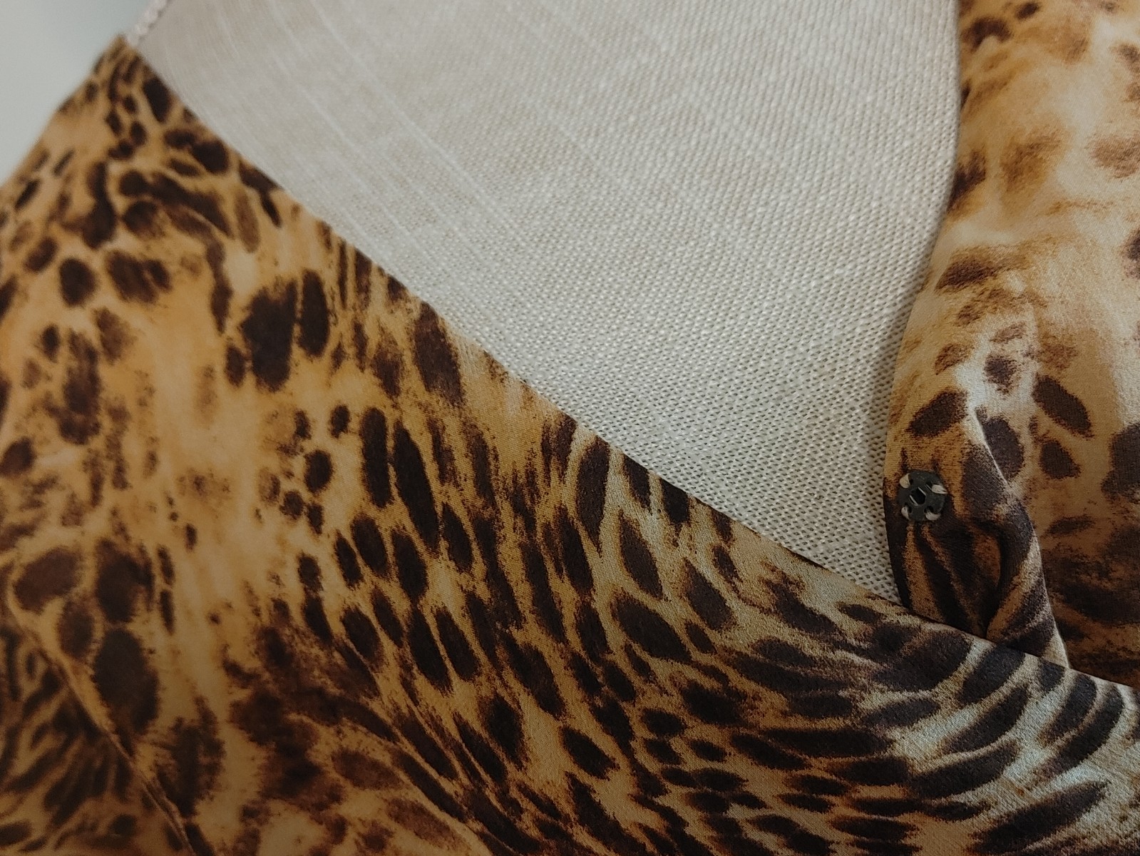Vintage 90’s Spenser Jeremy 100% Silk Midi Wrap Dress sz 12 Animal Leopard Tiger