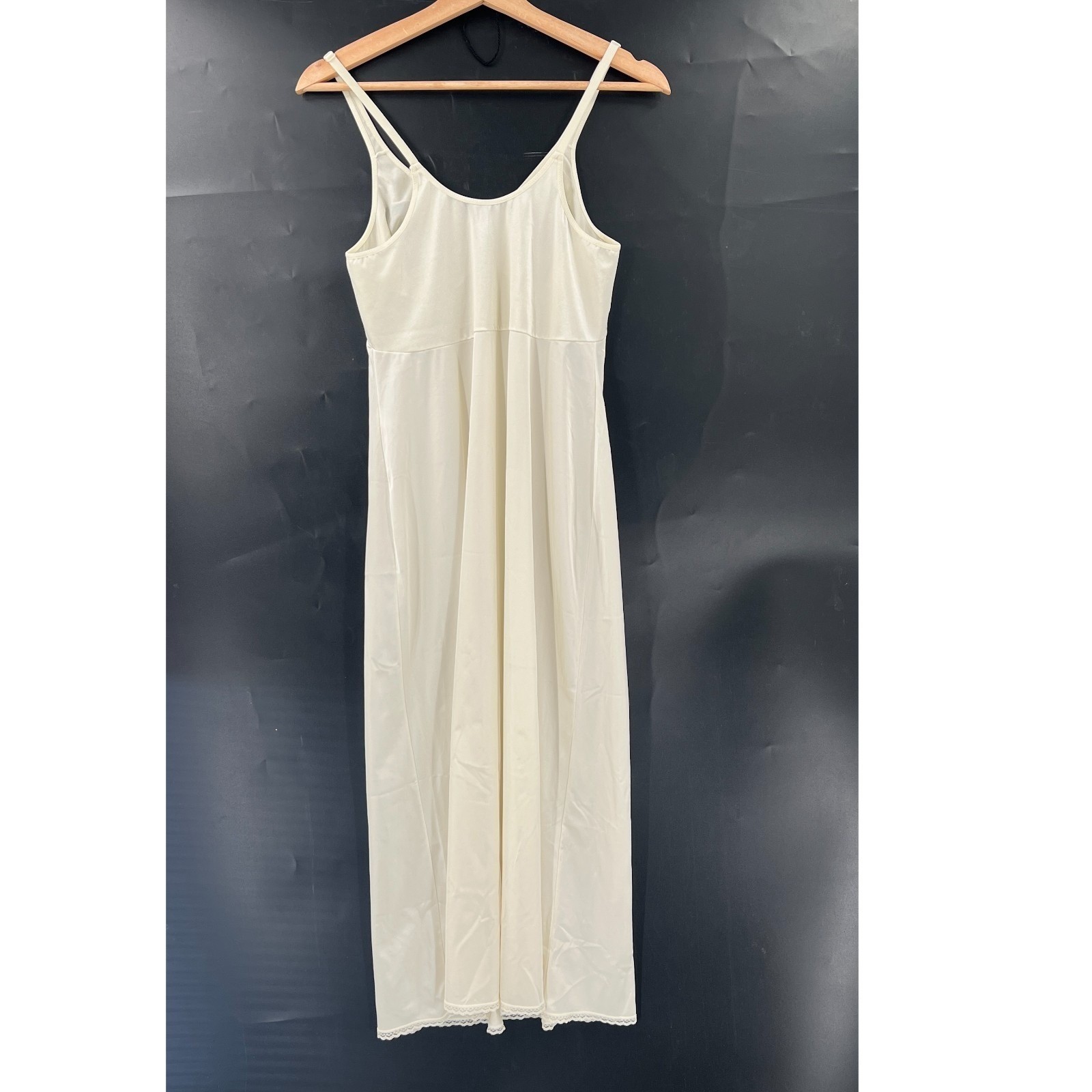 Vanity Fair full slip dress ivory 100% nylon nightgown pin-up 38 32″/44