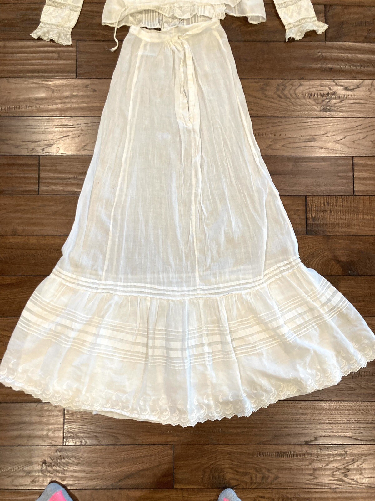 Antique Victorian lawn dress, lace, pin tucks, double tiered skirt XS as is