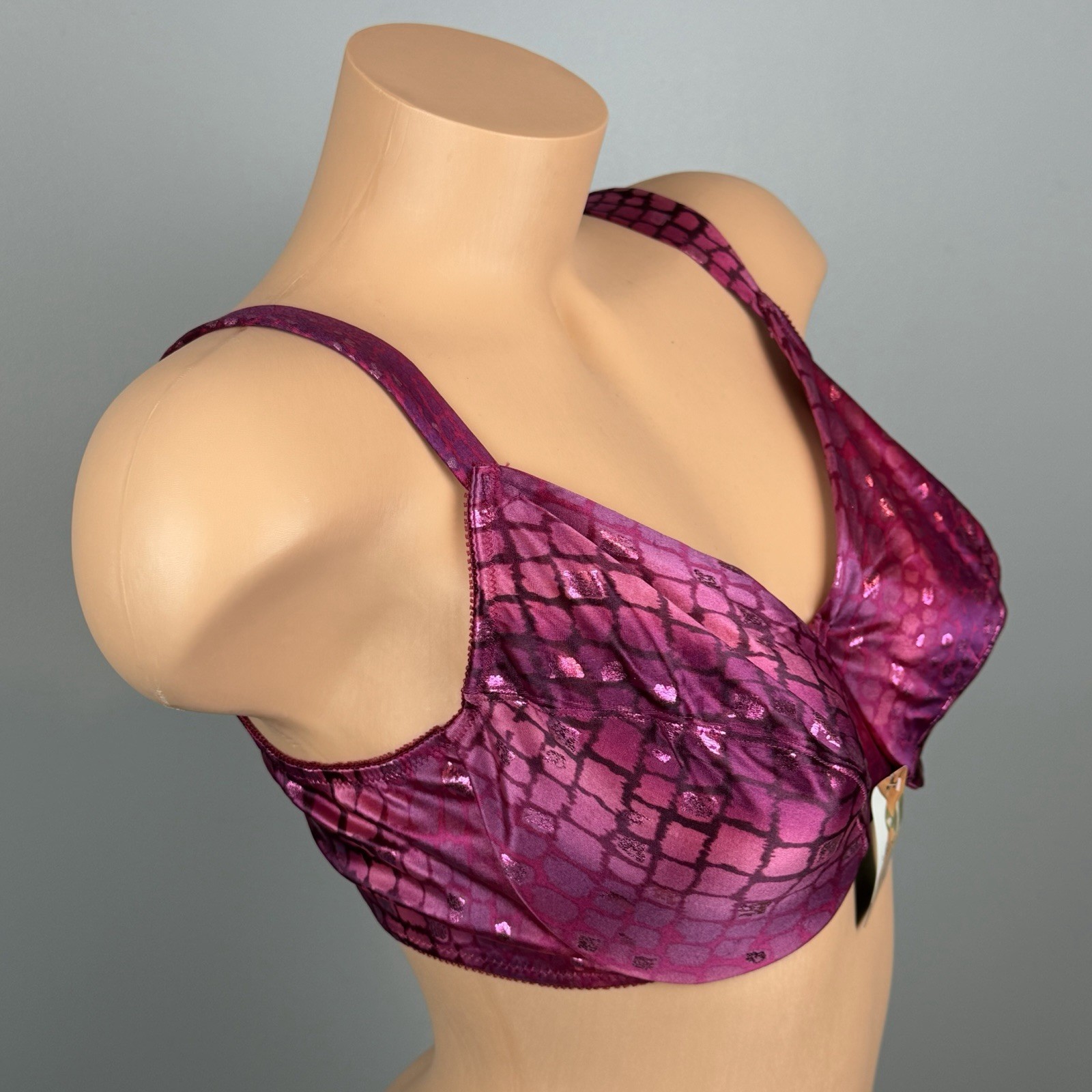Victoria’s Secret Bra 36D Pink Second Skin Satin Full Coverage NWT