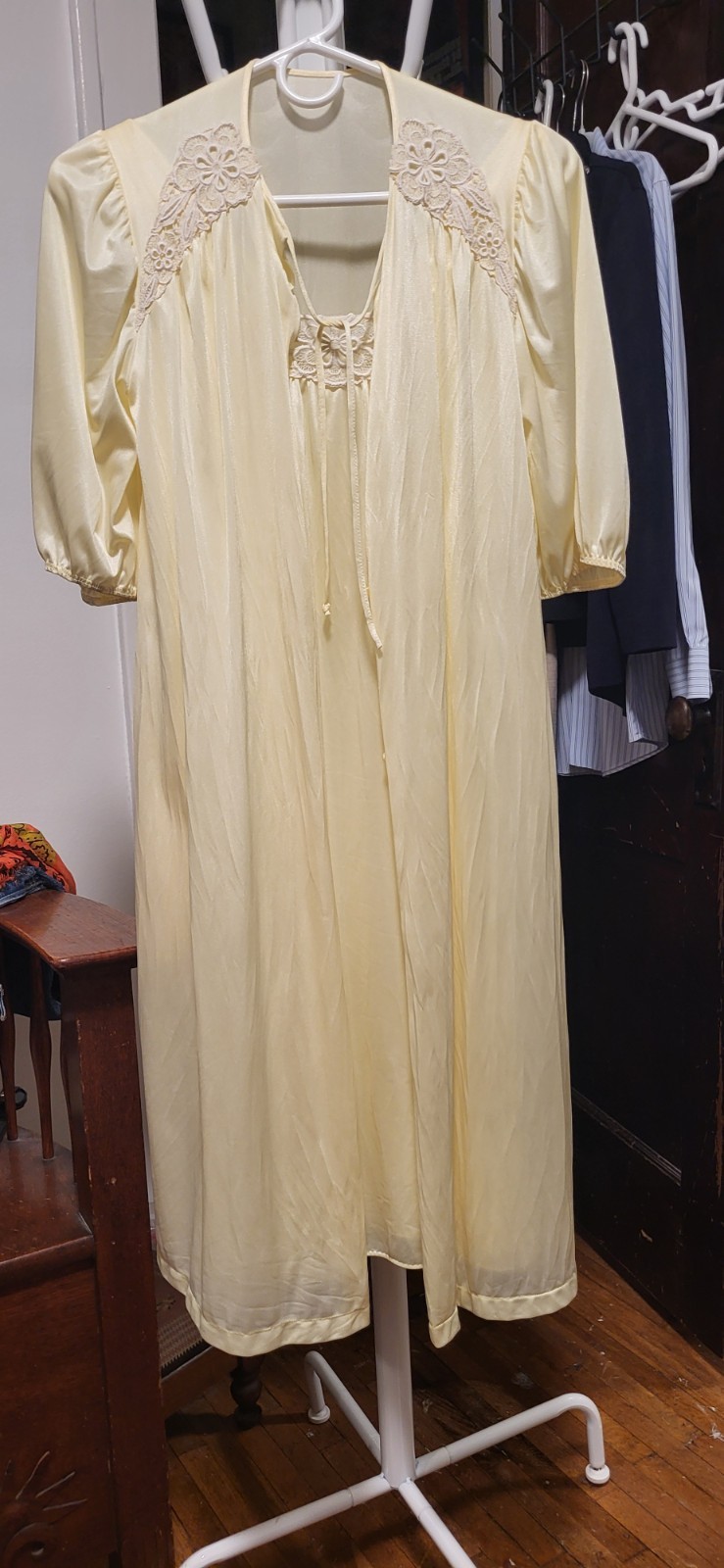 Vintage Kayser Yellow 2 Pc Knee Lngth Nylon Peignor Robe & Gown Set S