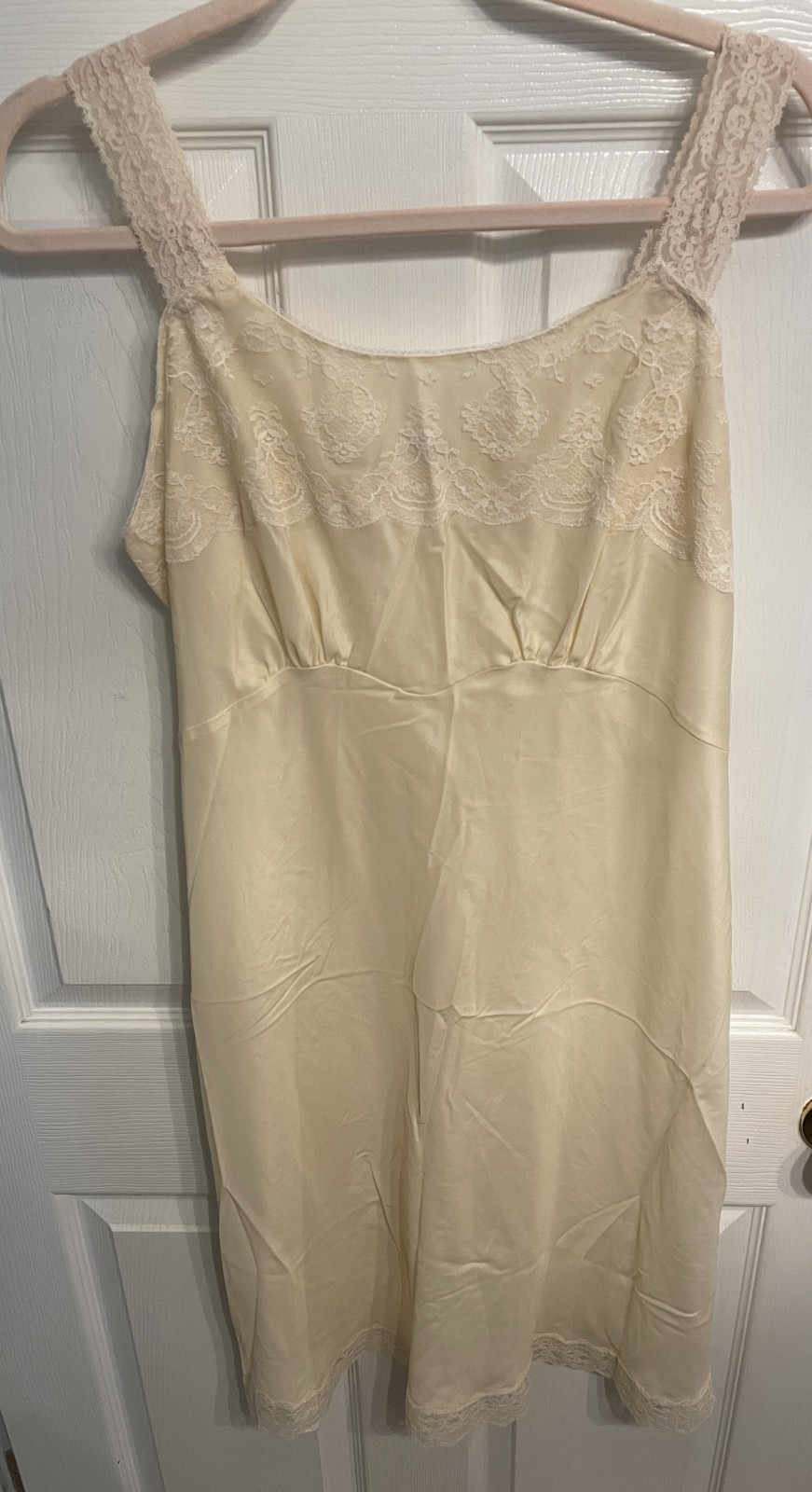 Vtg Lady Lynne Nylon/Rayon Lace Slip Dress Chemise Swishy READ FOR SIZE