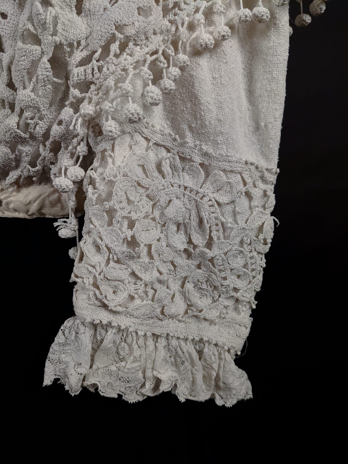 ANTIQUE EDWARDIAN HANDMADE WHITE CROCHET LACE BLOUSE W DANGLES & HIGH COLLAR
