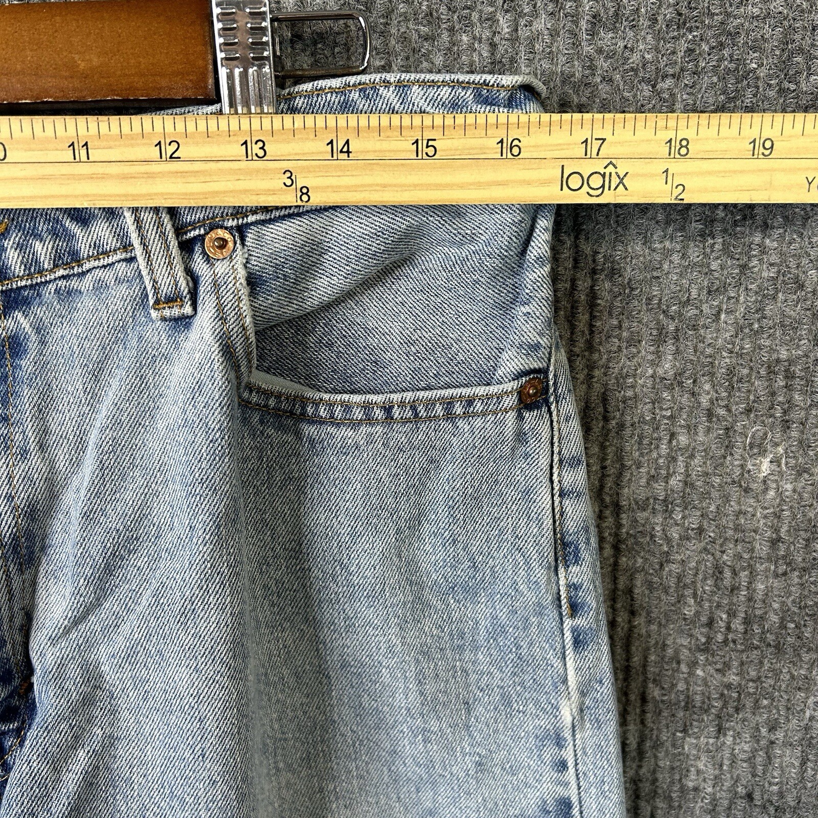 Vintage Levis Jeans 556 Women’s 32/32 Guys Fit Straight Leg