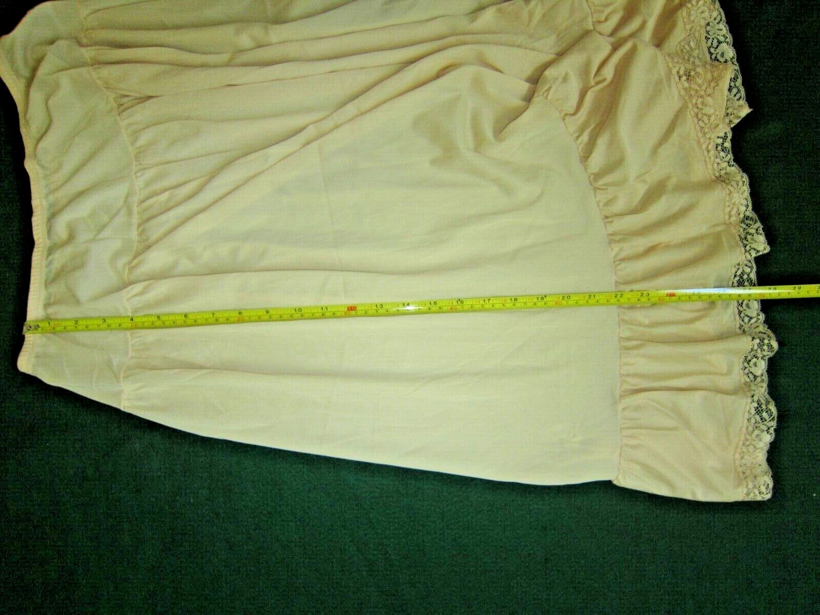 Vintage 70s VANITY FAIR NYLON Floral Lace Ruffle Chiffon Satin Silky Half Slip M