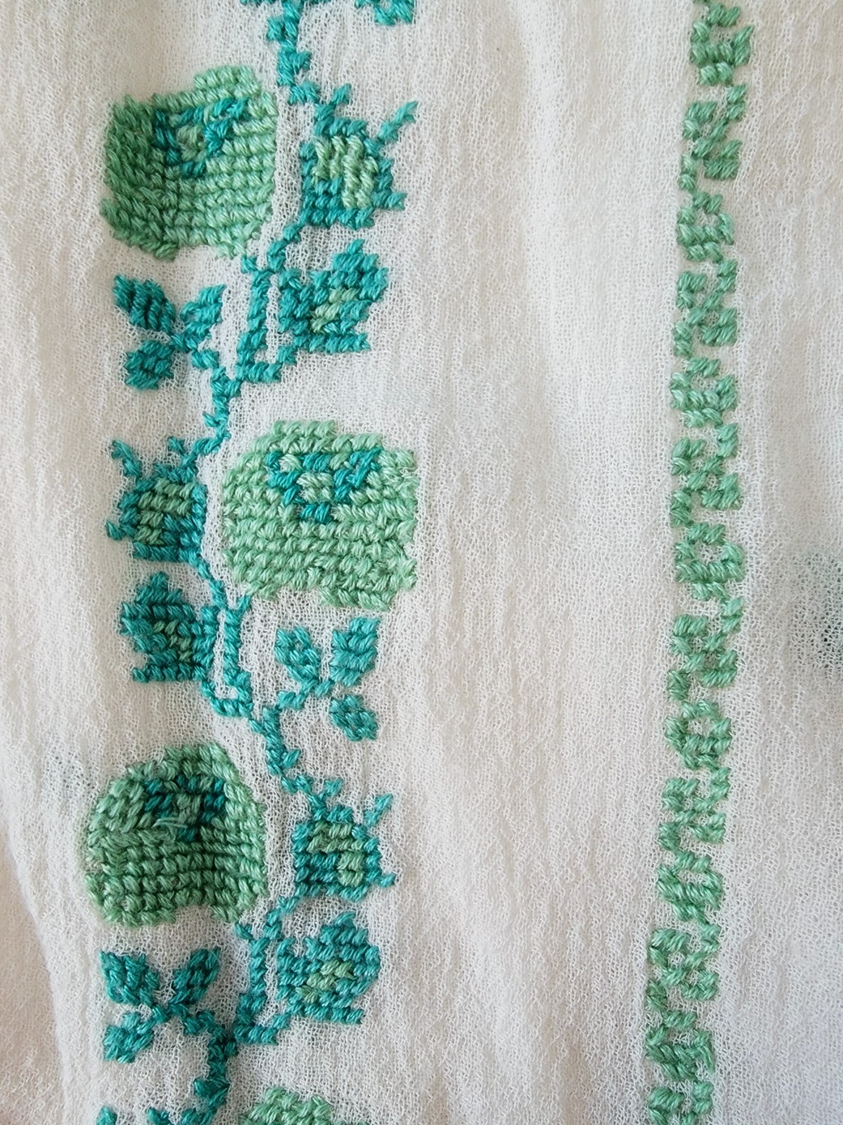 Vtg Authentic Hungarian Hand Sewn Floral Embroidered Long Sleeve Peasant BLOUSE