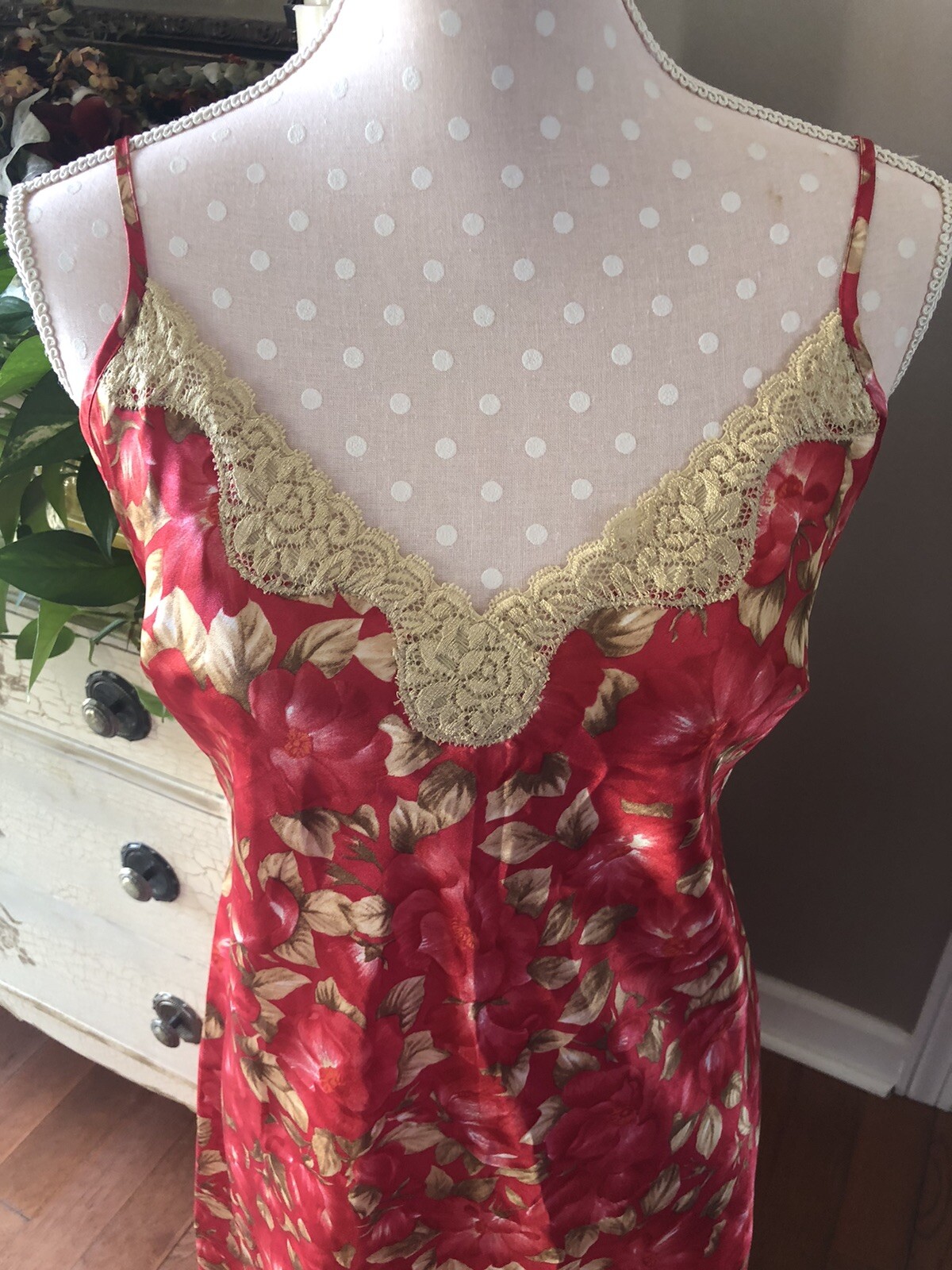 Cato Dark Red Silky Long Nightgown Floral w/lace 100% Polyester Women’s M