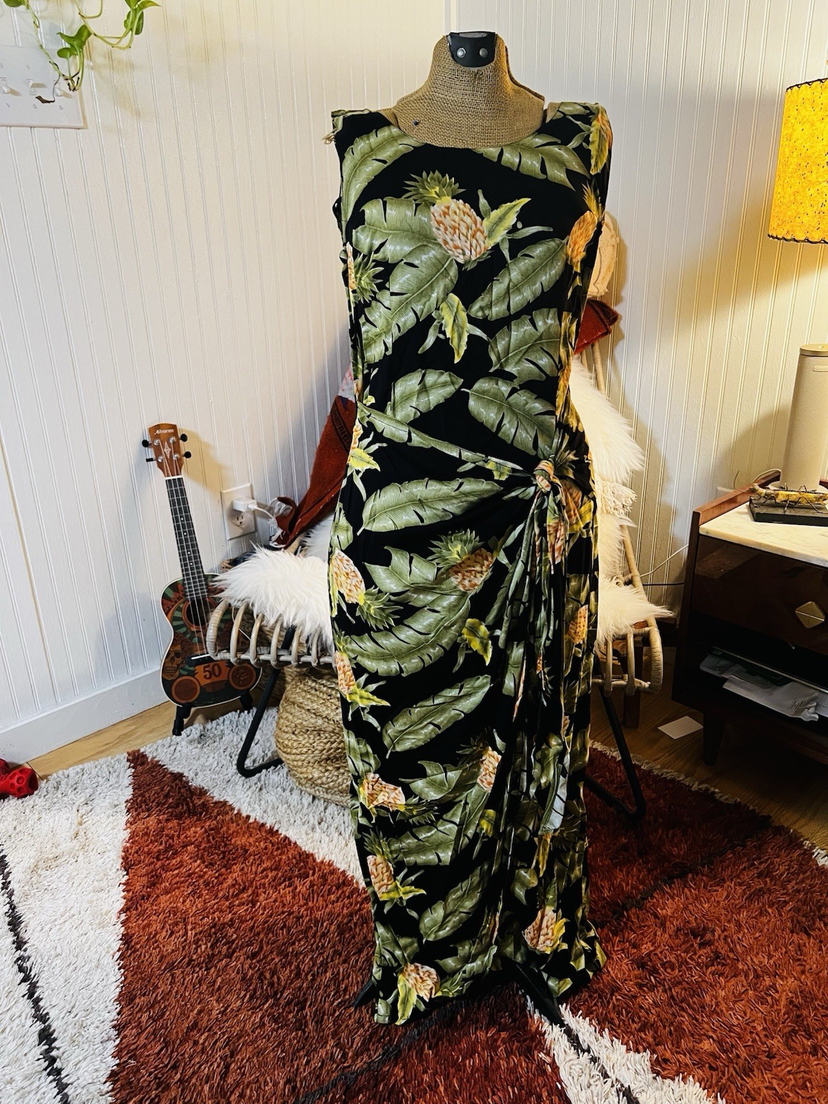 VTG Pineapple Moon Hawaiian Floral Maxi Dress Size Medium