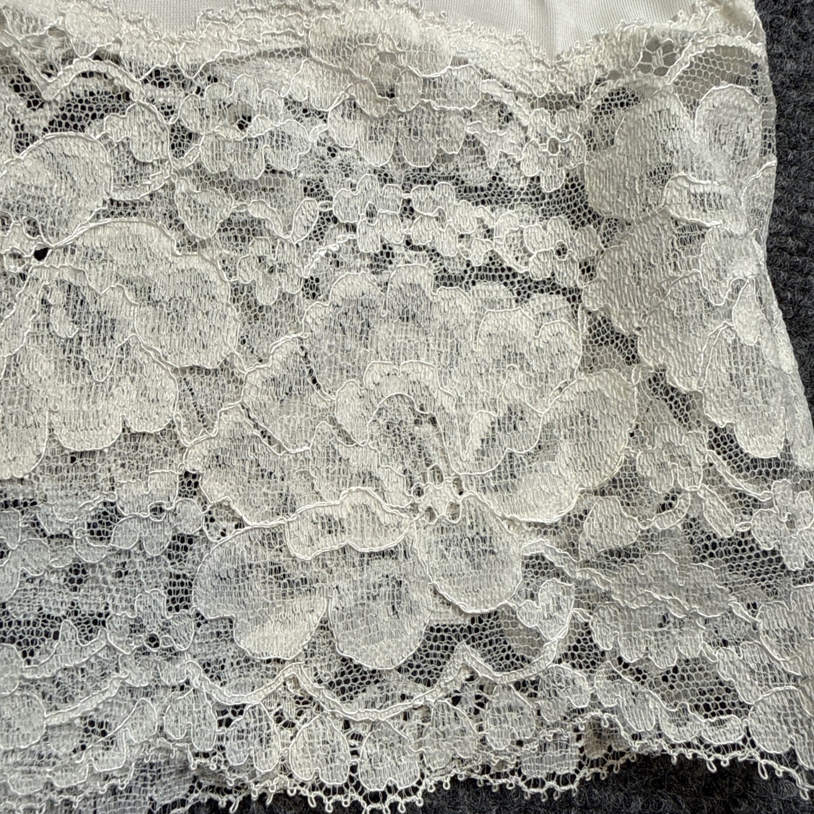 Vintage Lace Trim Pembrooke 36R 1960/70’s Mid Century Slip Coquette White Nylon