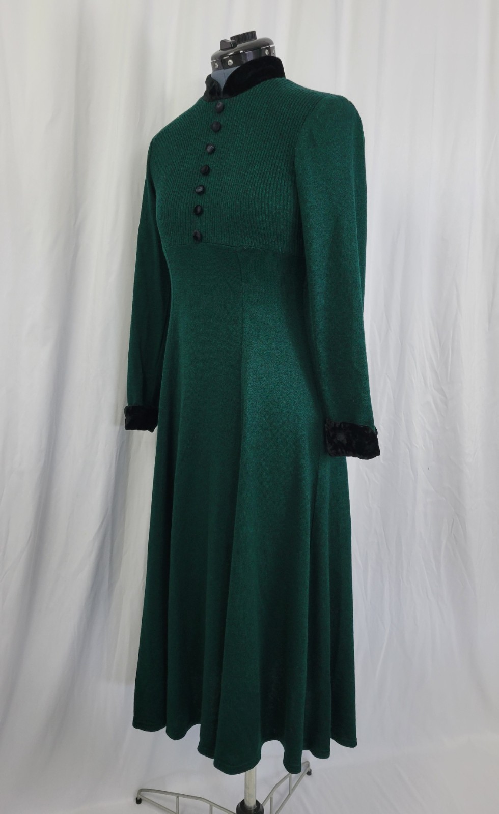 Vintage JSJ Petites Green & Black Empire Dress w Black Velvet Accents Size 8